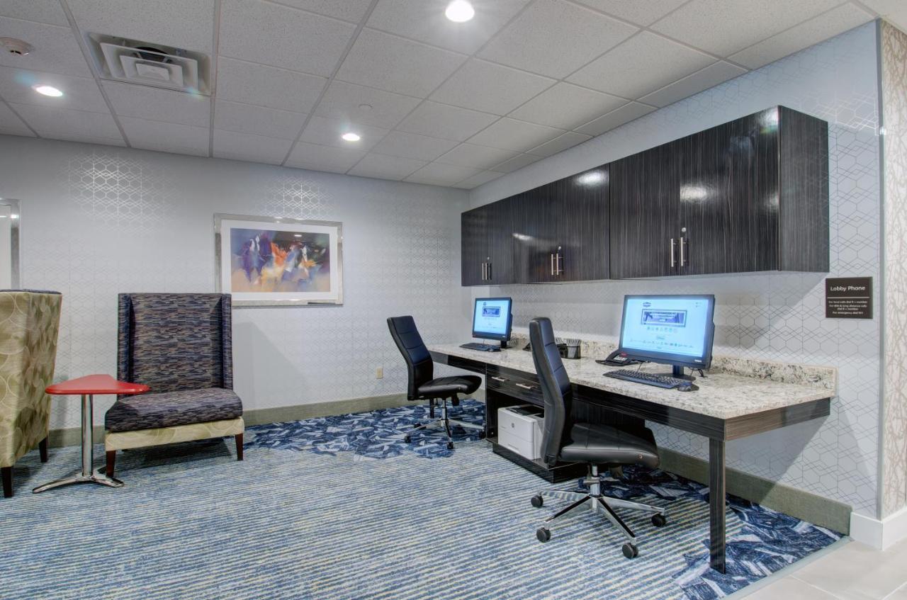 Hampton Inn & Suites Boston/Stoughton Extérieur photo